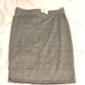 Black and white pencil skirt